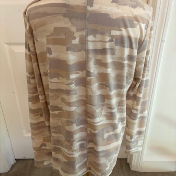 Isaac Mizrahi Long Sleeve V-Neck Tees - Picture 5 of 7